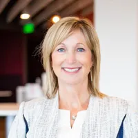 Lynnette Heath headshot