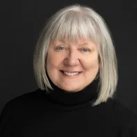 Teresa Roche headshot