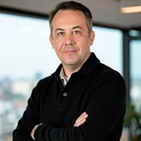 Russ Simpson headshot