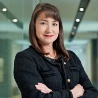 Elizabeth Faber headshot