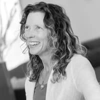 Donna Flynn headshot