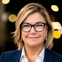 Donna Brown headshot