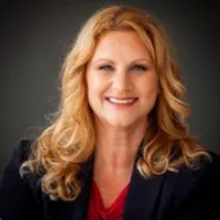 Dina Perreault headshot